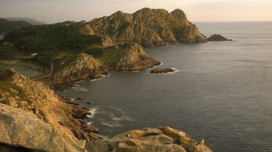 Solpor_dende_a_montaña_norte_das_Illas_Cíes,_Vigo,_Galiza Ilhas Cíes